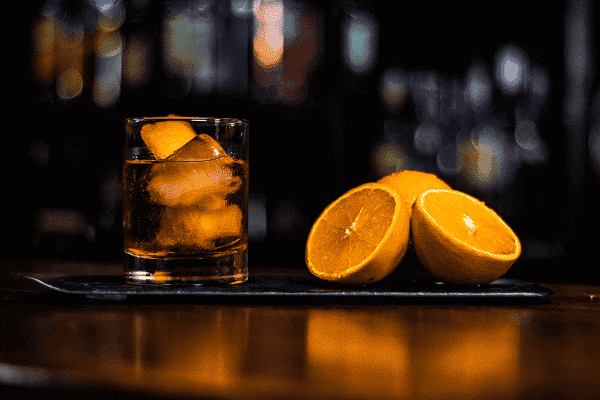 Negroni en The Whisper, Coctelería Alicante, Cocteles y combinados